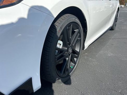 New 2026 Toyota Camry Hybrid FWD image 10