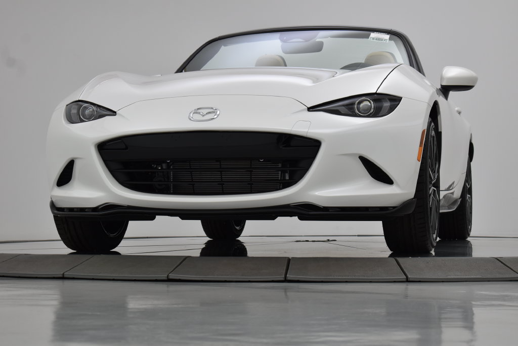 Used 2025 MAZDA MX-5 Miata Grand Touring w/ Appearance Package RWD image 16