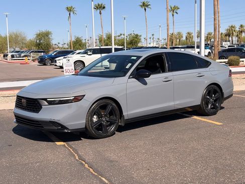 Used 2023 Honda Accord Sport image 2