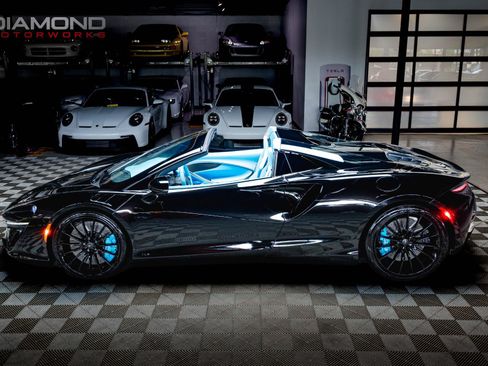 Used 2026 McLaren Artura Spider RWD image 86