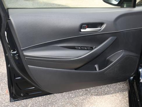 Certified 2023 Toyota Corolla SE image 9