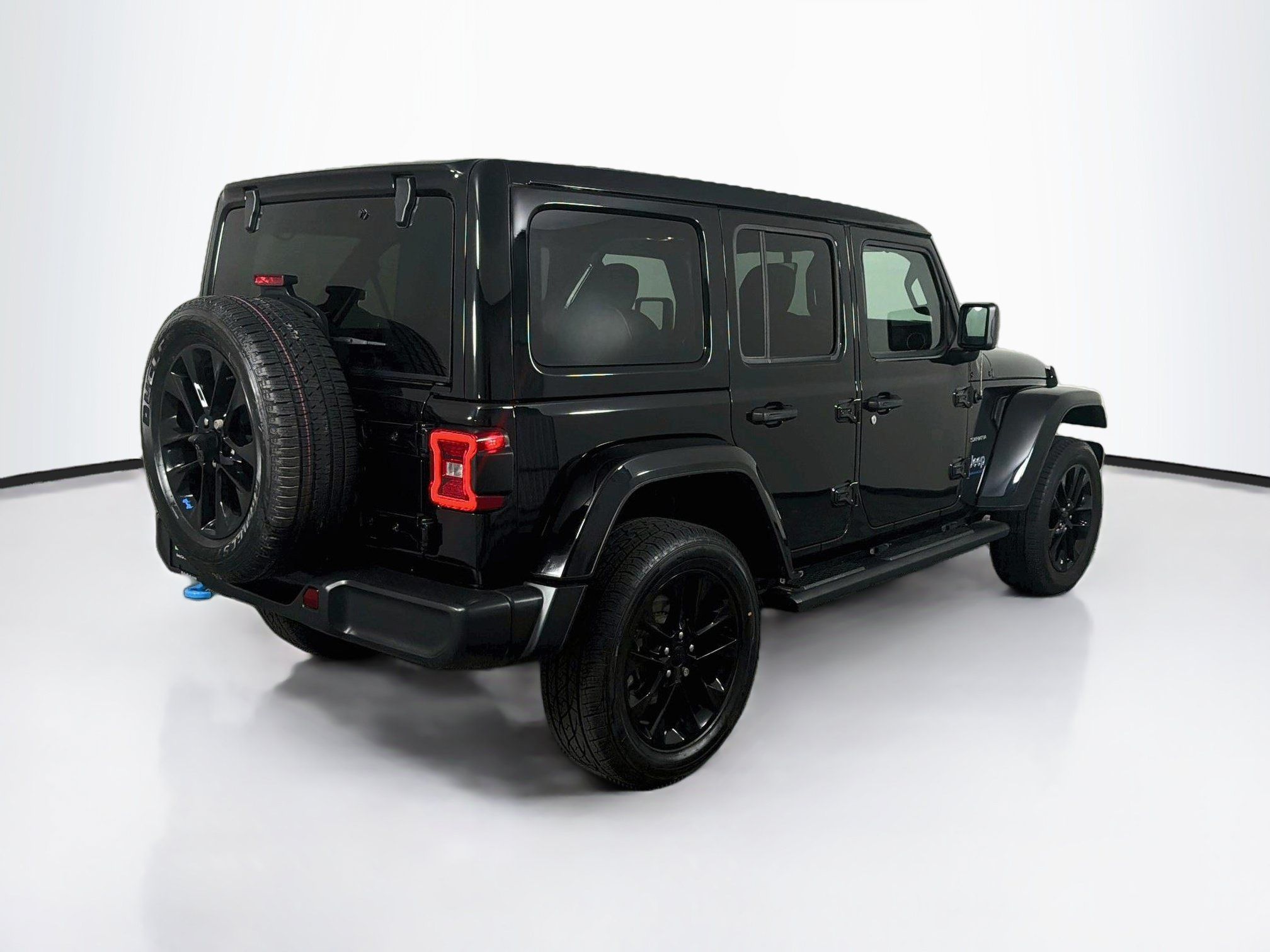 Used 2023 Jeep Wrangler Unlimited Sahara w/ Cold Weather Group AWD/4WD image 9