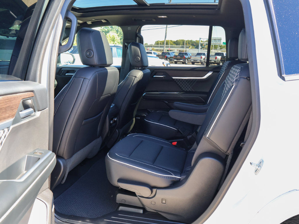 New 2026 GMC Acadia Denali w/ Super Cruise Package AWD/4WD image 12