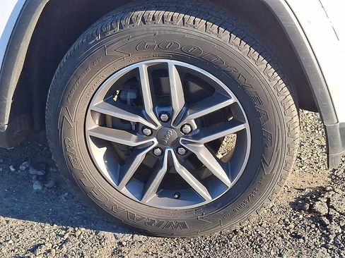 Used 2019 Jeep Grand Cherokee Limited AWD/4WD image 31