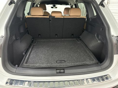 Used 2024 Volkswagen Tiguan SE w/ MDO Package, Two-Row AWD/4WD image 27