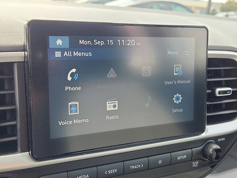 Used 2022 Hyundai Venue SEL image 30