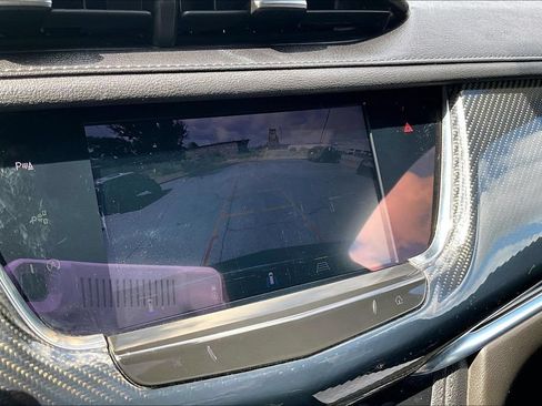 Used 2023 Cadillac XT6 Sport w/ Technology Package AWD/4WD image 14