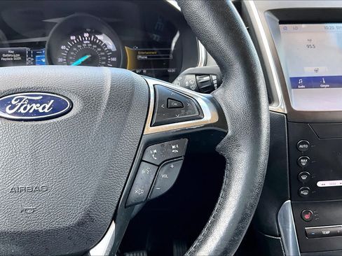 Used 2020 Ford Edge Titanium FWD image 25