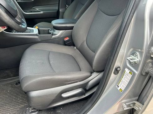 Used 2024 Toyota RAV4 LE FWD image 10