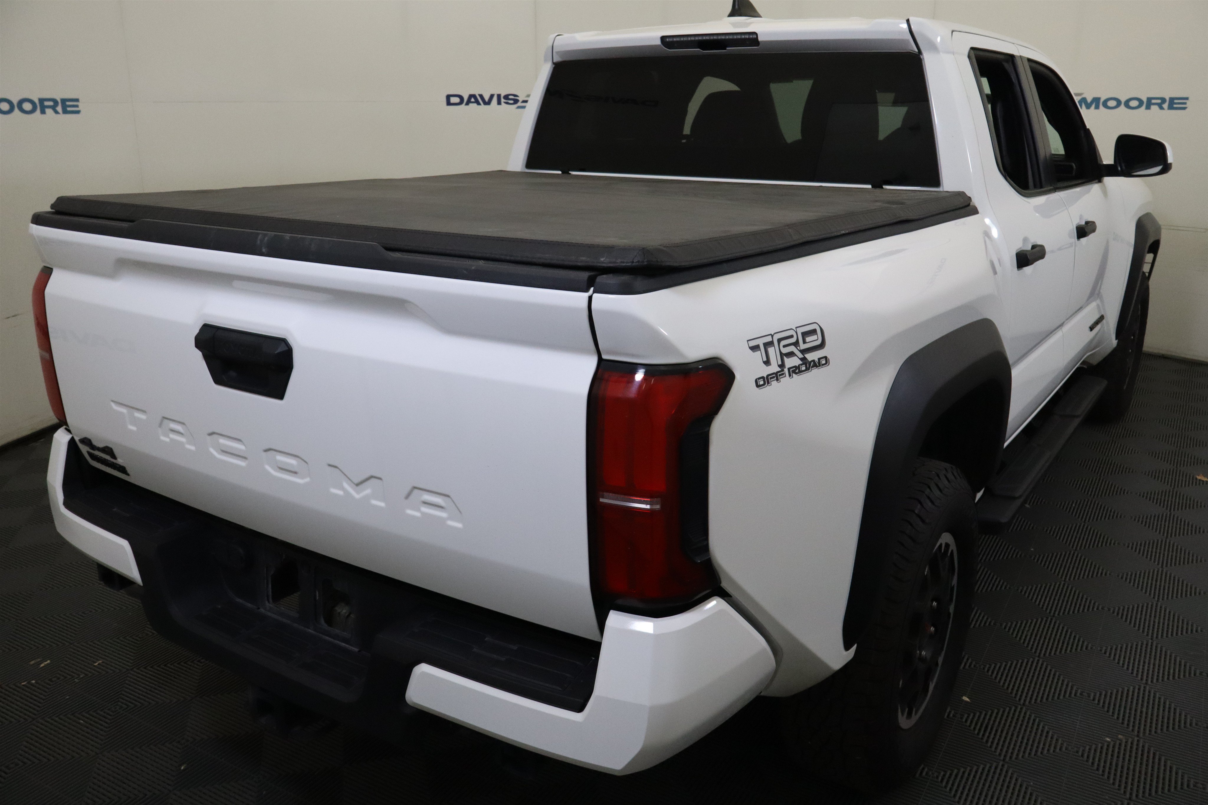 Used 2025 Toyota Tacoma TRD Off-Road AWD/4WD image 6