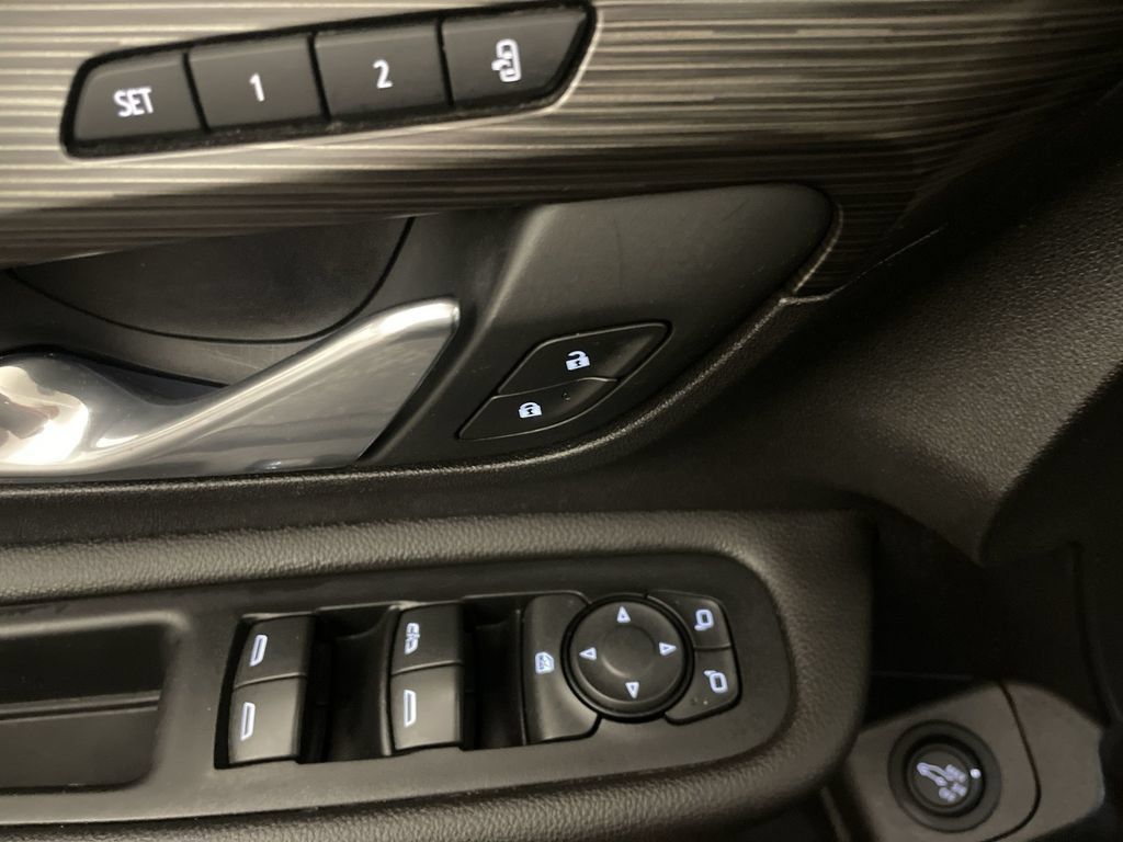 Used 2019 GMC Terrain SLT w/ Preferred Package FWD image 18