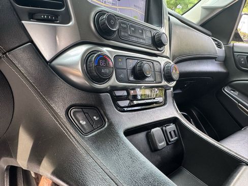 Used 2017 Chevrolet Suburban LT image 22