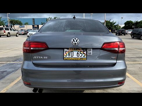 Used 2016 Volkswagen Jetta SE FWD image 6