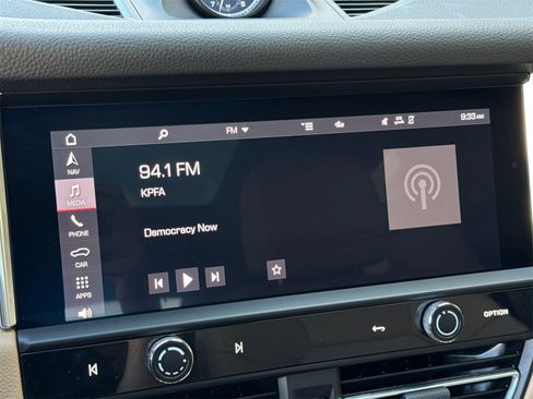 Used 2023 Porsche Macan image 19