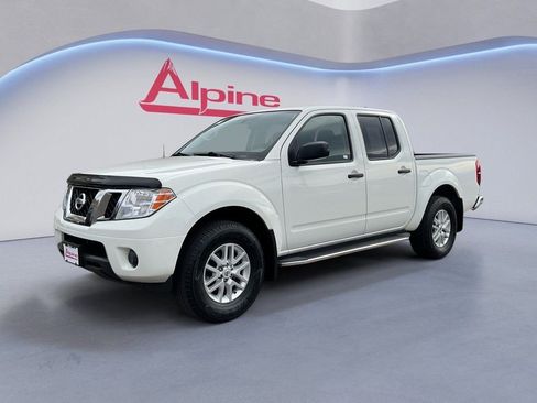Used 2019 Nissan Frontier SV image 1