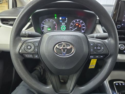 Used 2024 Toyota Corolla LE AWD/4WD image 19