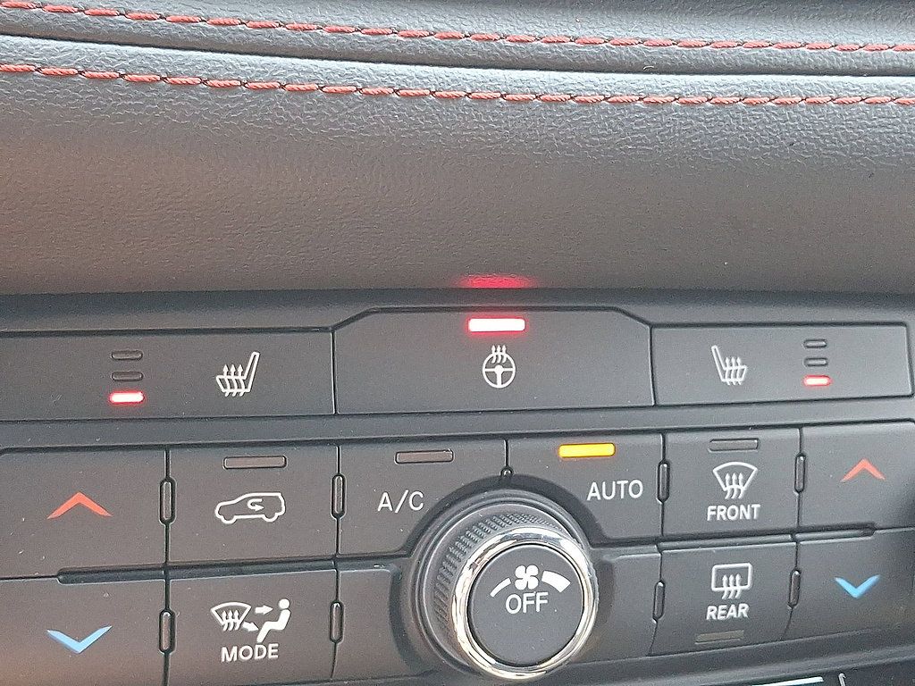 Used 2025 Dodge Durango GT AWD/4WD image 19