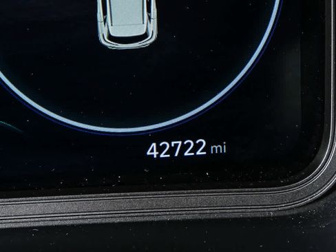 Used 2022 Hyundai Kona Limited image 9