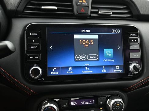 New 2025 Nissan Versa SR w/ Trunk Package FWD image 18