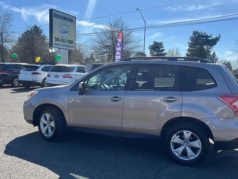 Used 2016 Subaru Forester 2.5i Premium w/ All-Weather Package AWD/4WD image 6