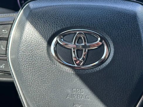 Used 2019 Toyota Avalon XSE image 34