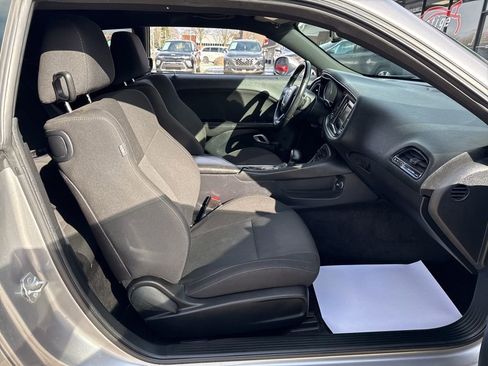 Used 2016 Dodge Challenger R/T image 40