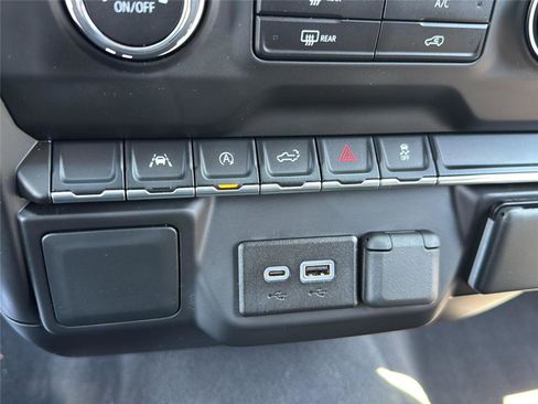 Used 2023 Chevrolet Silverado 1500 Custom AWD/4WD image 22