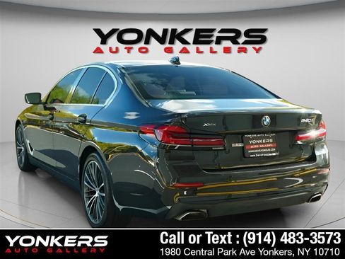 Used 2022 BMW 540i xDrive w/ Premium Package image 5