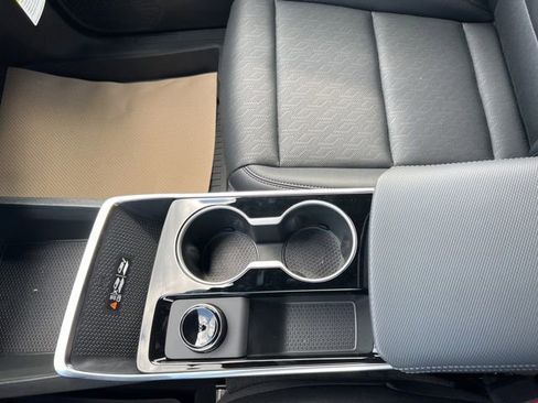 New 2026 Chevrolet Equinox LT w/ Convenience Package II image 13