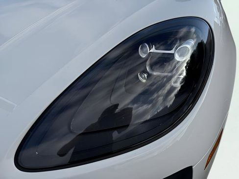 Used 2020 Porsche Macan S image 32