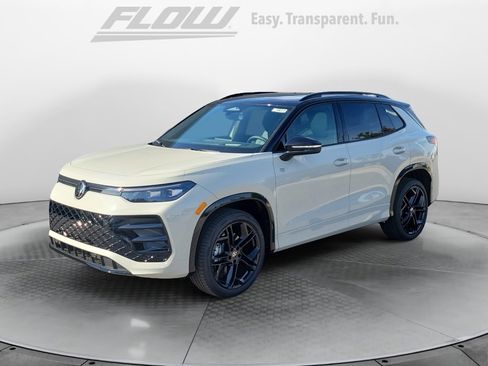 New 2026 Volkswagen Tiguan SE R-Line image 3