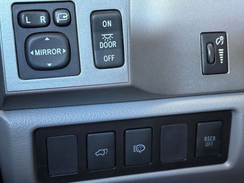 Used 2014 Toyota Sequoia Limited AWD/4WD image 35