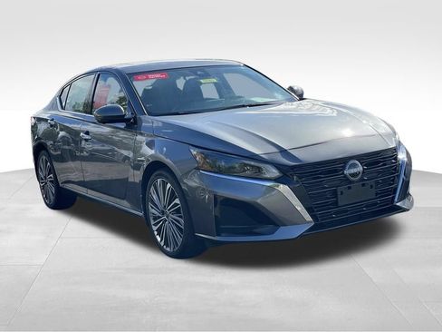Certified 2023 Nissan Altima 2.5 SL AWD/4WD image 3