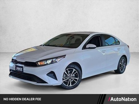 Used 2022 Kia Forte LXS w/ LXS Technology Package FWD image 1