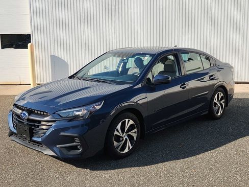 Used 2024 Subaru Legacy Premium AWD/4WD image 3