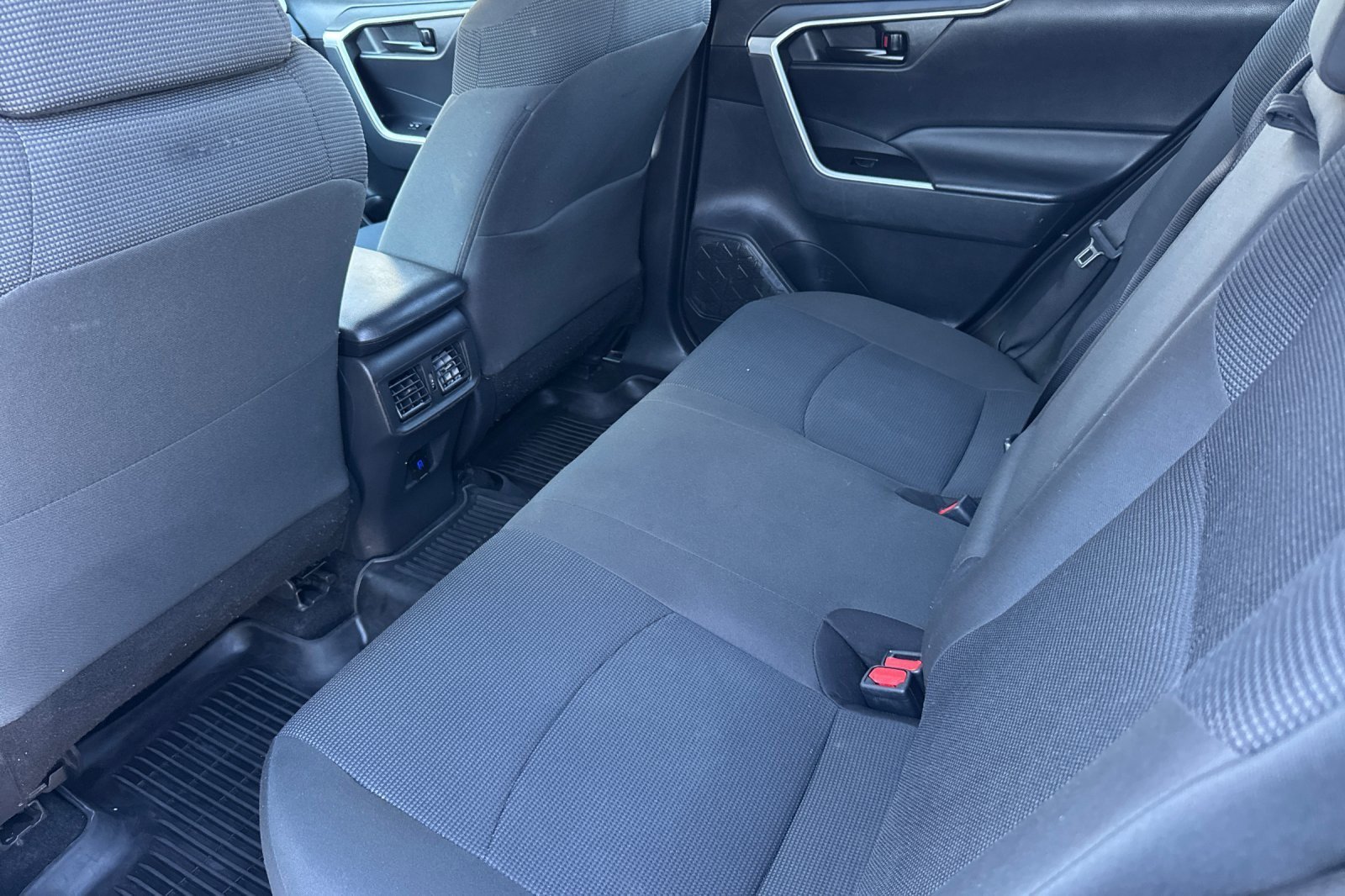 Certified 2024 Toyota RAV4 LE FWD image 11