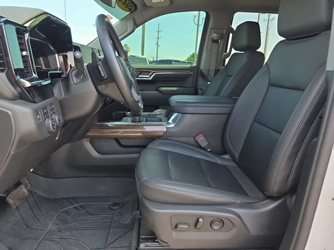 Used 2023 Chevrolet Silverado 1500 RST w/ Convenience Package II AWD/4WD image 10