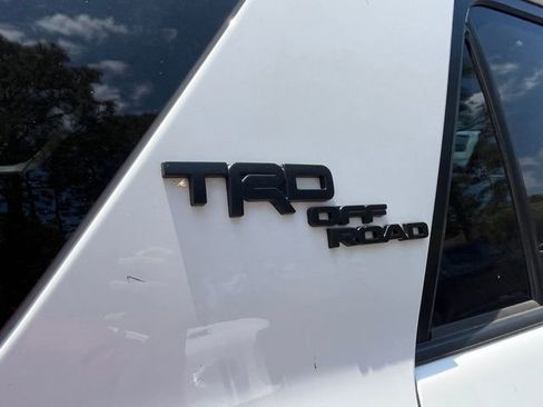 Used 2019 Toyota 4Runner TRD Off-Road Premium AWD/4WD image 9