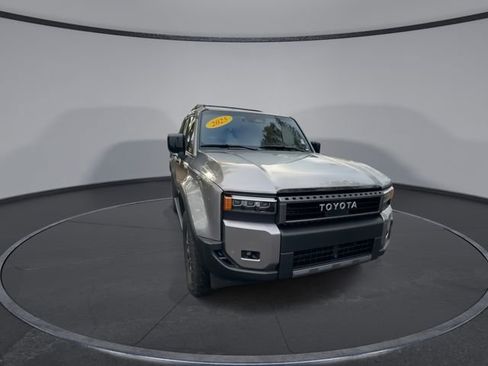 Used 2025 Toyota Land Cruiser image 5