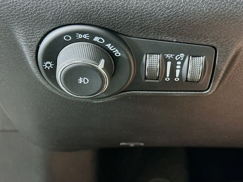 Used 2024 Jeep Compass Latitude AWD/4WD image 17