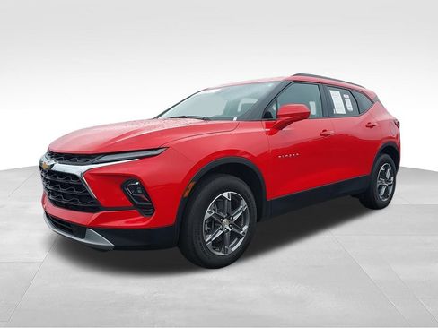 Used 2023 Chevrolet Blazer LT w/ Convenience Package FWD image 4