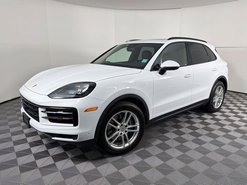 Used 2024 Porsche Cayenne AWD/4WD image 1