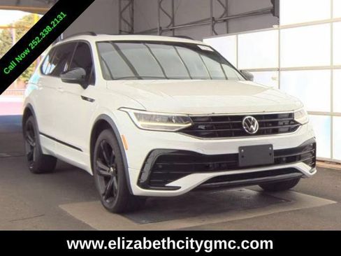 Used 2023 Volkswagen Tiguan SE R-Line FWD image 3