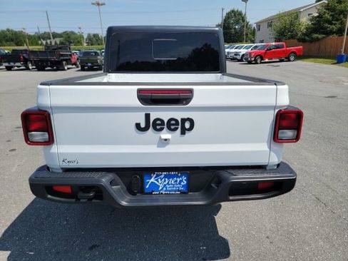 Used 2020 Jeep Gladiator Sport image 5