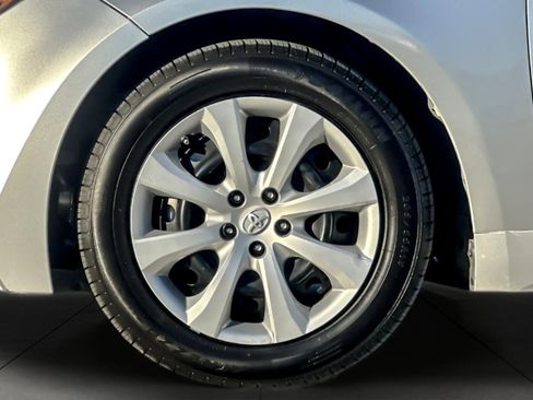 Used 2021 Toyota Corolla LE image 23