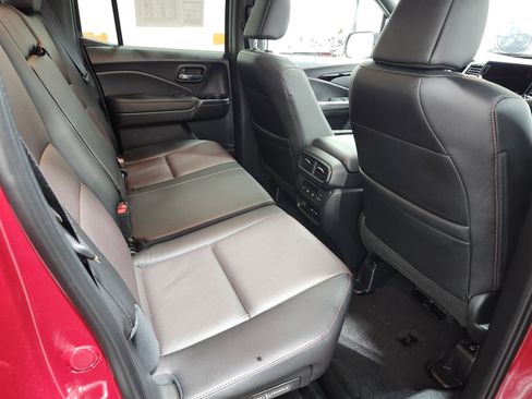 Used 2025 Honda Ridgeline Black Edition image 24