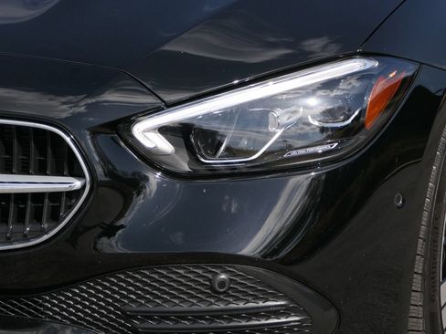 Used 2025 Mercedes-Benz C 300 4MATIC Sedan image 9