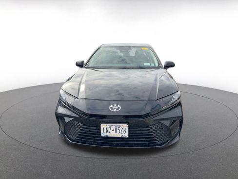 Used 2025 Toyota Camry LE image 2