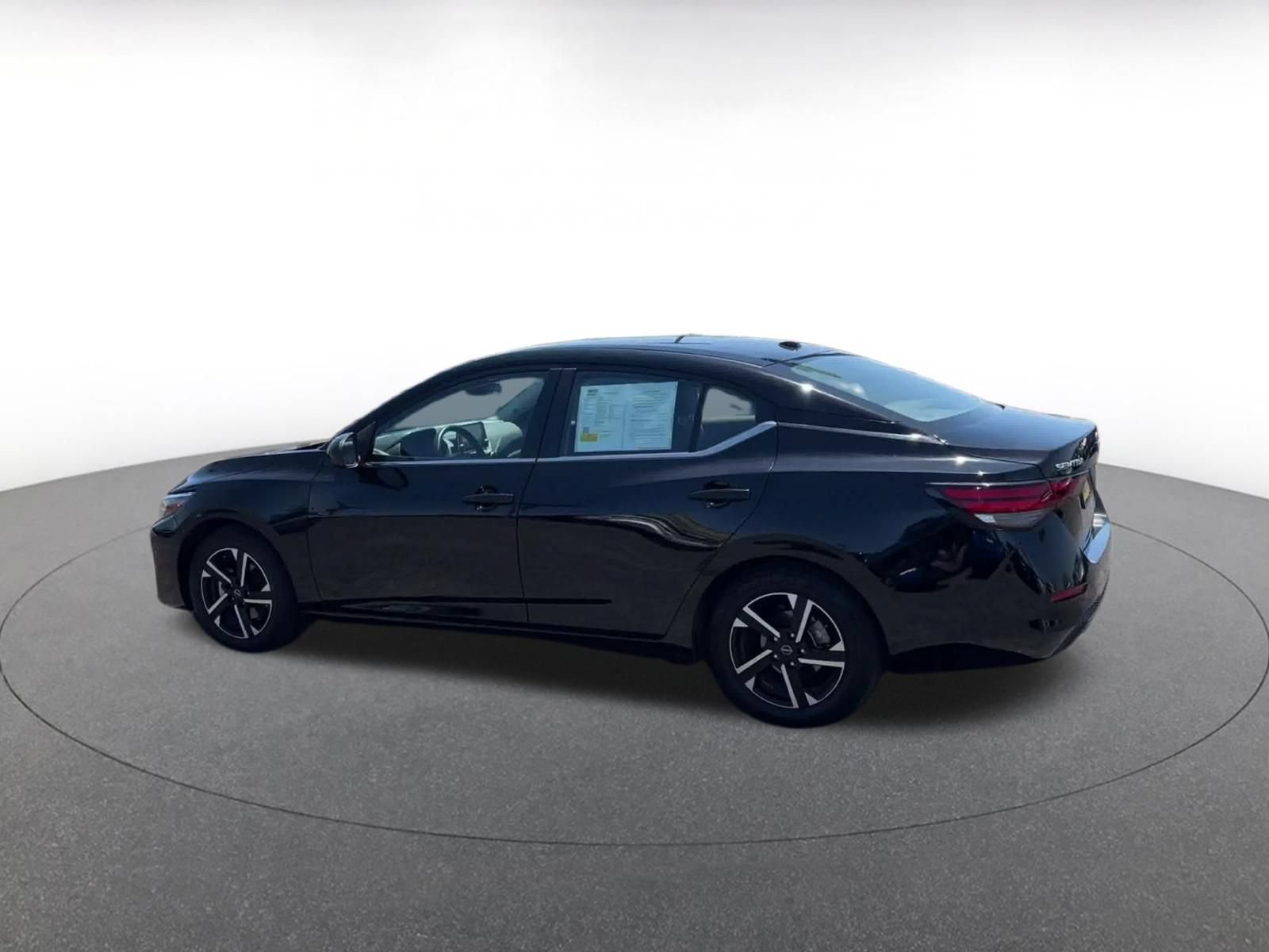 Used 2025 Nissan Sentra SV FWD image 9