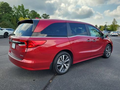 Certified 2024 Honda Odyssey Touring image 4